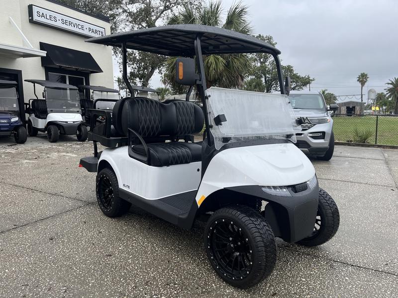 Front view of 2024 E-Z-GO Freedom RXV ELiTE Lithium Bright White in Columbus Ohio