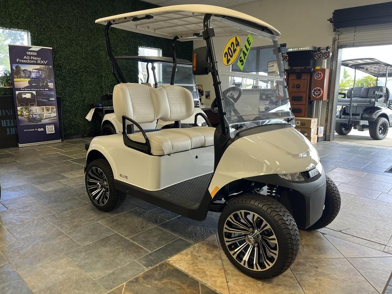 Dashboard of 2024 E-Z-GO Freedom RXV ELiTE Lithium Bright White in Los Angeles California