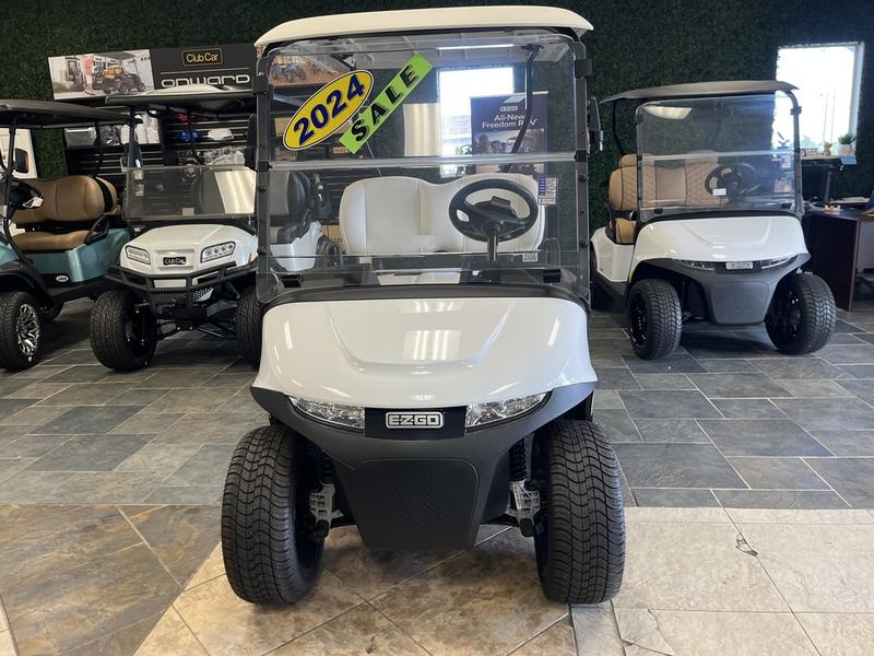 Front view of 2024 E-Z-GO Freedom RXV ELiTE Lithium Bright White in Los Angeles California