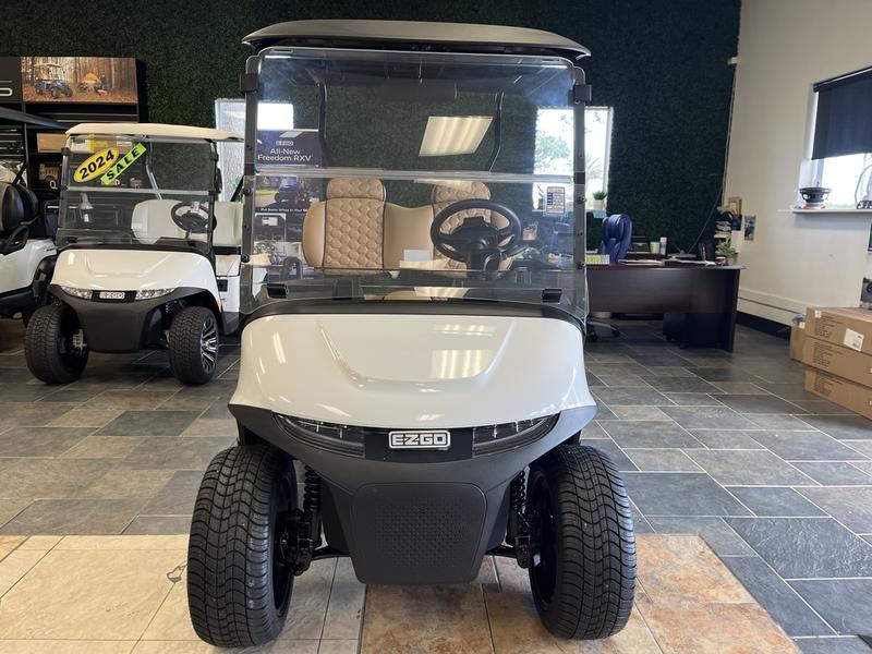 Front view of 2024 E-Z-GO Freedom RXV ELiTE Lithium Bright White in Orlando Florida