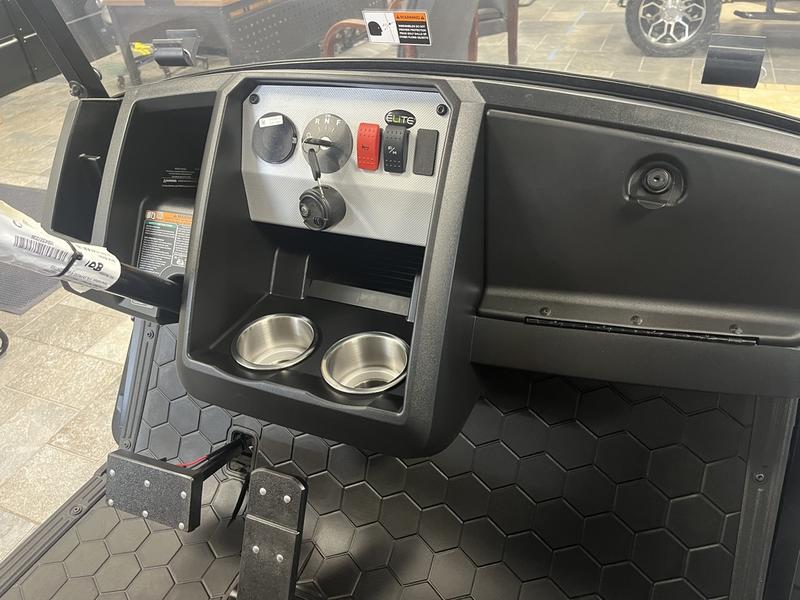Dashboard and controls of 2025 E-Z-GO Express 4 ELiTE Lithium Lifted Black in Chicago Illinois