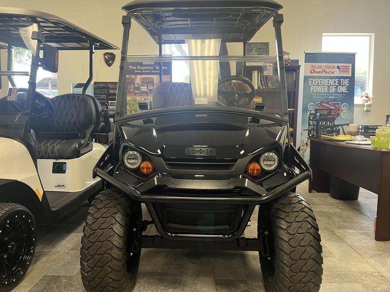 Front view of 2025 E-Z-GO Express 4 ELiTE Lithium Lifted Black in Chicago Illinois