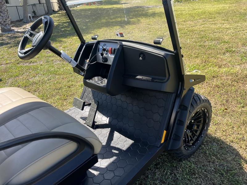 Rear cargo area of 2025 E-Z-GO Liberty ELiTE Lithium Ocean Grey in Dallas Texas