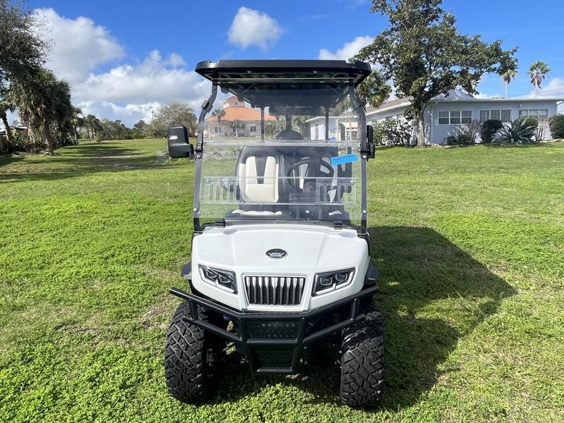Street-legal 2025 Evolution D5-Maverick 6 Plus Texas White six-seater golf cart