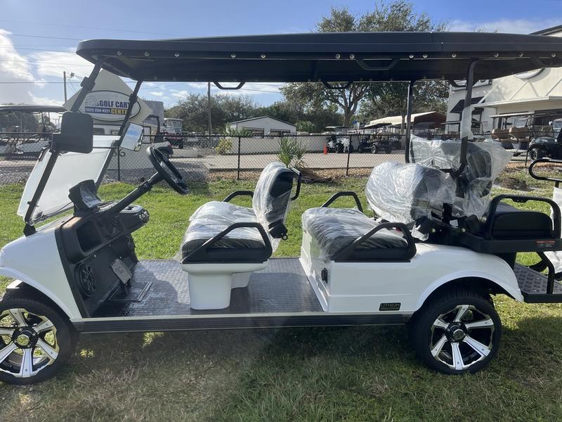 Front angle of 2025 Evolution D5-Maverick 6 Plus Texas White six-seater golf cart