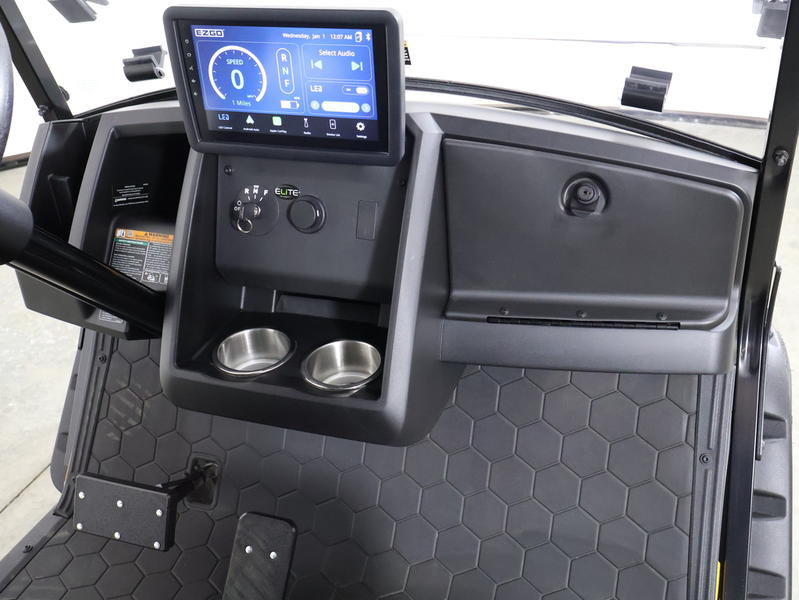 2026 E-Z-GO Liberty Summit XTL ELiTE Lithium 4-Passenger Lifted Golf Cart - Image 11